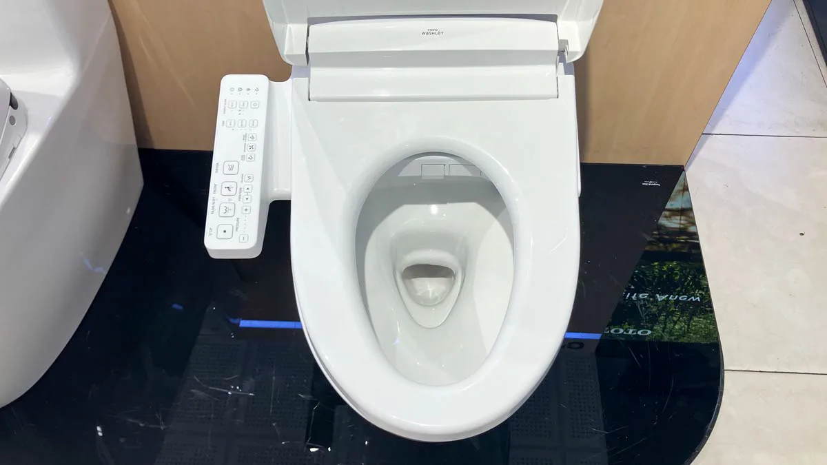 Bàn cầu hai khối CS986CGW24 kèm nắp rửa điện tử WASHLET dòng S2 – TCF33461GAA