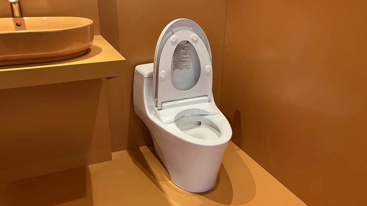 Bàn cầu 1 khối MS823CDRW23 kèm nắp rửa điện tử WASHLET dòng S7 – TCF47360GAA