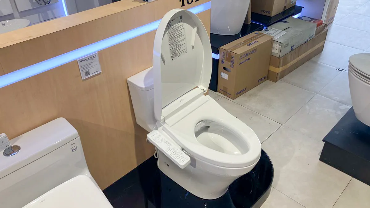 Bàn cầu 1 khối MS857DW24 kèm nắp rửa điện tử WASHLET dòng S2 – TCF33461GAA