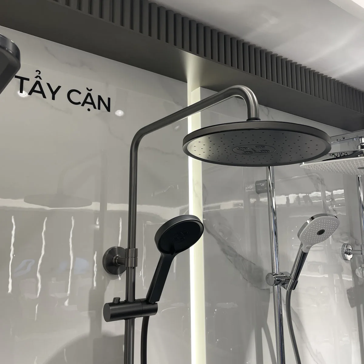 Sen cây tự động tẩy cặn kèm vòi xịt 36473-463/DBC