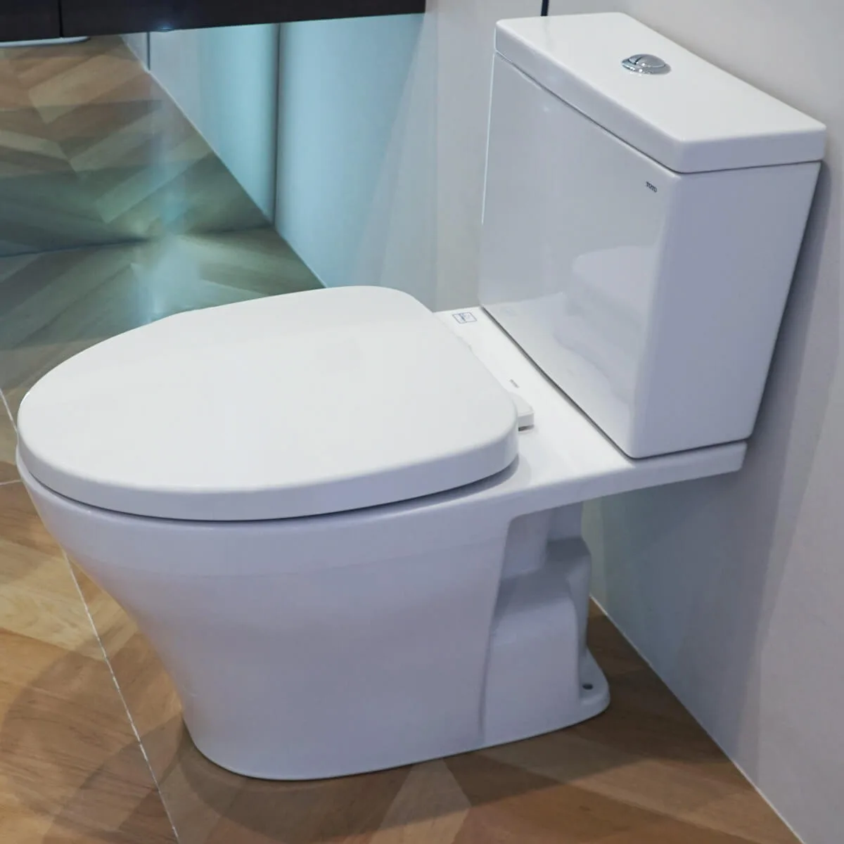 Bàn cầu 2 khối CS326DT3 kèm nắp đóng êm TC385VS