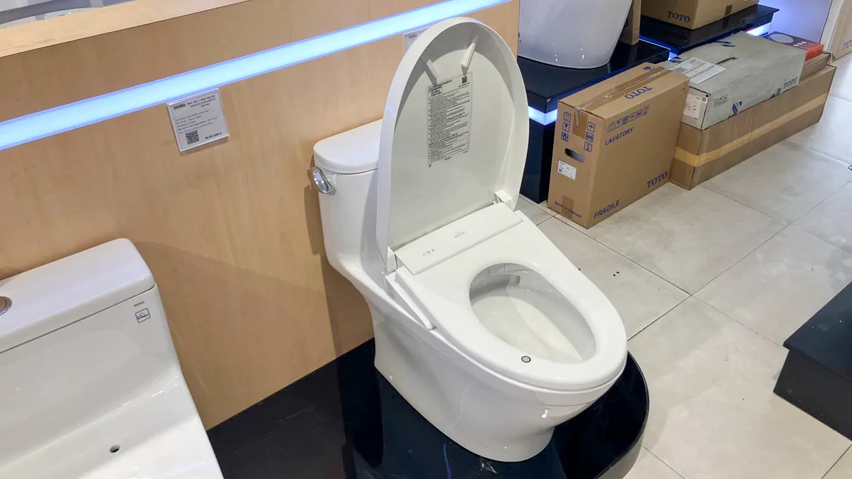 Bàn cầu 1 khối MS887CRW23 kèm nắp rửa điện tử WASHLET dòng S7 – TCF47360GAA
