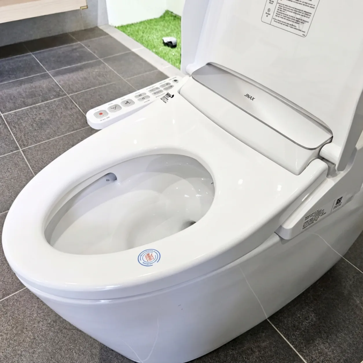 Bồn cầu 1 khối có nắp rửa điện tử AC-1008R+CW-H18VN