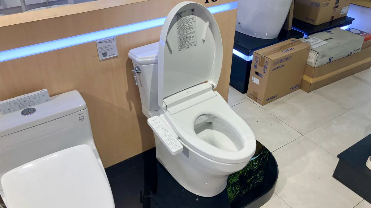 Bàn cầu hai khối CS986CGW24 kèm nắp rửa điện tử WASHLET dòng S2 – TCF33461GAA