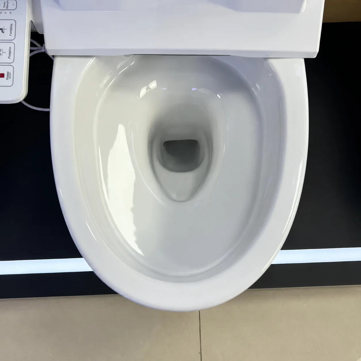 Bồn cầu 1 khối kết hợp nắp rửa điện tử AC-912+CW-H18VN